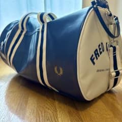 FRED PERRY ボストンバッグ アイボリー ネイビー FRED PERRY ボストンバッグ ネイビー ホワイト - メルカリ