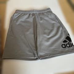 adidas メンズ ショートパンツ グレーのサムネイル