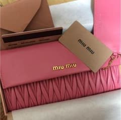 na様専用♡ 新品☆ミュウミュウ財布 長財布 miu miuのサムネイル