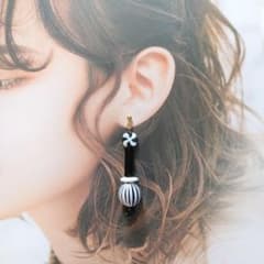 モノトーン　大ぶり　夏　浴衣　祭　ピアス　イヤリングのサムネイル