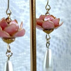 ハスノハナのピアス【値下げ¥1650→¥1600】のサムネイル