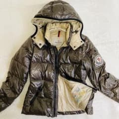 美品✨MONCLER BADIAカーキ ダウンジャケット0/Sロゴワッペン 美品✨MONCLER BADIAカーキ ダウンジャケット0/Sロゴワッペン - メルカリ