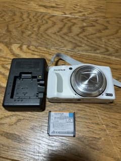 FUJIFILM FINE PIX F750EXRのサムネイル