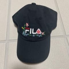 FILA キャップ ブラック 花柄刺繍のサムネイル
