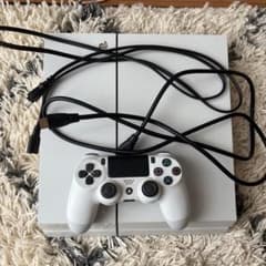 PlayStation®4 グレイシャー・ホワイト 500GB CUH-110…のサムネイル