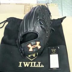 アンダーアーマー 軟式 右投げ オールラウンド用！のサムネイル