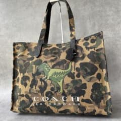 COACH Tote Camo Print and Lexi - メルカリ