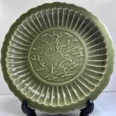 専用　中国　天竜寺青磁キリン図大皿　幅約40.5㎝ 東Y8-0501☆2Fタニサ 中国 天竜寺青磁キリン図大皿 幅約40.5㎝ 東Y8-0501☆2Fタニサ - メルカリ