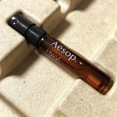 Aesop Hwyl (ヒュイル) 2ml ユニセックス香水のサムネイル