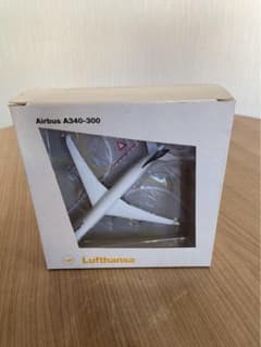 【美品】Lufthansa Airbus A340-300 模型　1/500 美品】Lufthansa Airbus A340-300 模型 1/500 - メルカリ