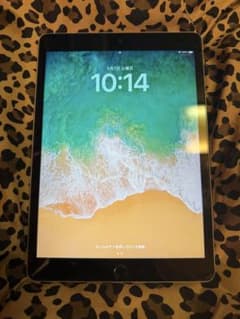 Apple iPad 第9世代 シルバー　Wi-Fiモデル 64GBのサムネイル