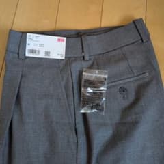 UNIQLO タックワイドパンツ 　M 　グレーのサムネイル