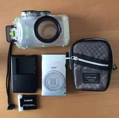 【値下げしました】IXY 220F デジカメ+ウォータープルーフケース セットのサムネイル