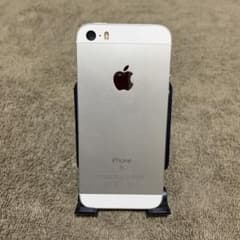 ジャンク品 iPhone SE 第１世代 32GB シルバー　SIMフリーのサムネイル