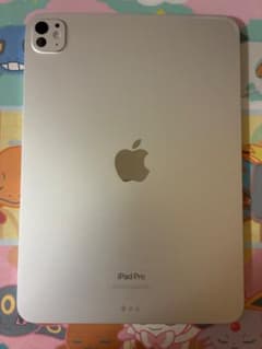 iPad Pro（M4）11インチ シルバー256GB ESRキーボード付き - メルカリ