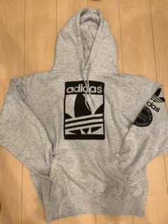 adidas originals パーカーのサムネイル