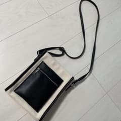 ショルダーバッグのサムネイル