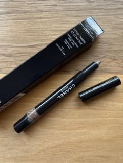 CHANEL スティロ オンブル エ コントゥール 12 コントゥールクレールのサムネイル
