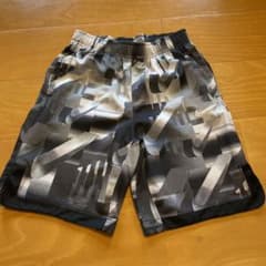 NIKE ハーフパンツ　キッズLのサムネイル