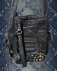 DIESEL スタッズ付きブラックショルダーバッグのサムネイル