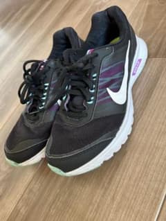 NIKE スニーカー　23.5cmのサムネイル