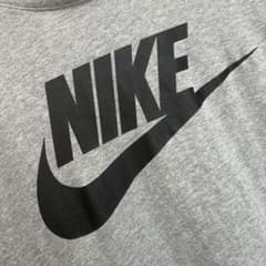 NIKE ロゴ　2枚まとめ売り　Tシャツ　美品　短丈のサムネイル