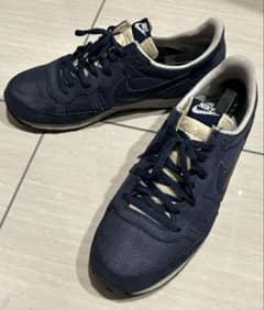 NIKE ナイキ　スニーカー　27.5cmのサムネイル