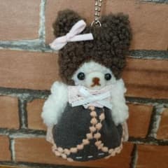 ミナペルホネン　ハンドメイド④ チャーム　くま　ぬいぐるみのサムネイル