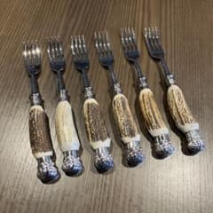 【英国 ヴィンテージ】鹿角ハンドル ステーキフォーク6本セット 英国 ヴィンテージ】鹿角ハンドル ステーキフォーク6本セット - メルカリ