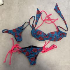PELADA 花柄セパレート水着　3点セット　Tバックのサムネイル