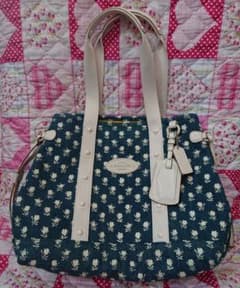 ☆みの様専用☆COACH  フラワーデニム トートバッグ☆のサムネイル
