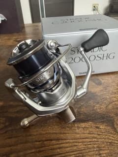 美品　シマノ 23ストラディック C2000SHGのサムネイル