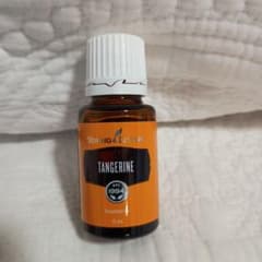 Young Living タンジェリン エッセンシャルオイル 15mL - メルカリ