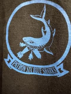 パトロンシックスブルーシャークス 長袖Tシャツ ブラック NAVYのサムネイル