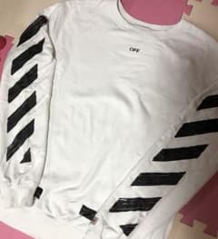 off-white トレーナーのサムネイル