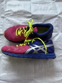 asicsスニーカーレディース　23.5のサムネイル