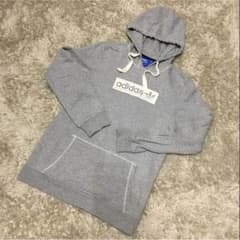 アディダスオリジナルス  プルオーバー  パーカーのサムネイル