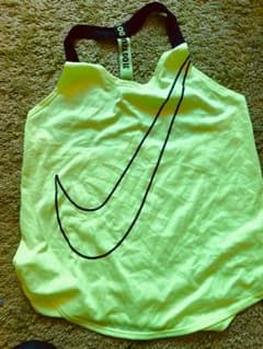 NIKE  ヨガフィットネスタンクのサムネイル