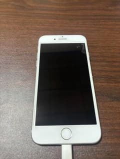 り*様 iPhone7 32GB シルバーのサムネイル