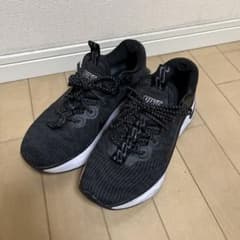 NIKE モティバ　スニーカー ブラック