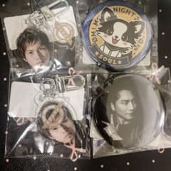 Ø to 3 アクリルチャーム＆缶バッチ(バラ売り可⭕️)のサムネイル