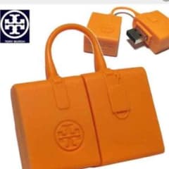 プリゆきさん専用⭐︎未開封新品✳︎非売品かわいい!!トリーバーチUSB2Gレア品♡のサムネイル