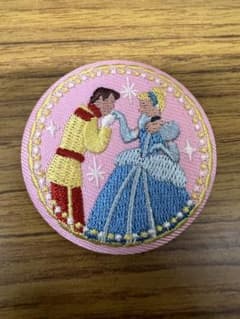 ディズニー刺繍缶バッジ シンデレラのサムネイル