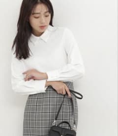 NATURAL BEAUTY BASIC パール調ボタン長袖ブラウス S