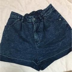 ショートパンツのサムネイル