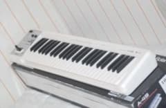 Roland A-49 ホワイト MIDIキーボードのサムネイル