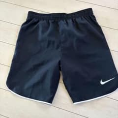Nike DRI-FIT ブラック キッズ ハーフパンツ Mのサムネイル