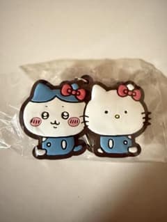 ちいかわ×サンリオキャラクターズなかよしラバーマスコット　ハチワレハローキティ