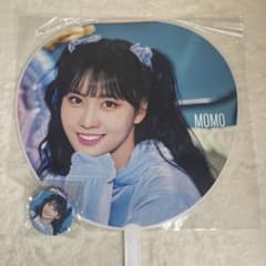 TWICE うちわ 缶バッジ MOMO モモ セットのサムネイル