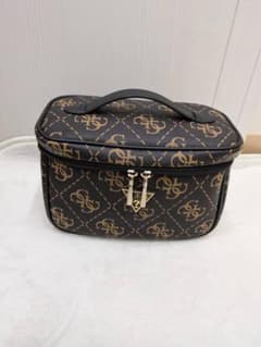 GUESS BERTA Toiletry TrainCase化粧ポーチ ブラック - メルカリ